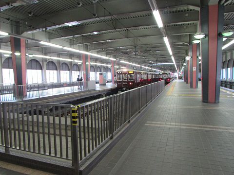 阪急宝塚駅の行き止まりホーム。 【2017年08月 兵庫県宝塚市】