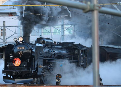 C61 SLこまち号を秋田駅でお見送り10/14