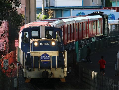 神奈川臨海鉄道34-2(東京メトロ2000系2102F編成甲種 横浜本牧駅)