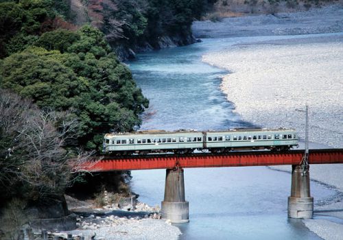大井川鉄道の 特急さくら 2000.3.25