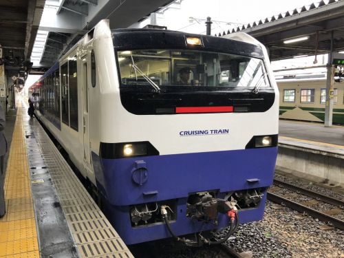快速うどんEXPO号 秋田駅から湯沢駅へ乗車記 車両 シート 奥羽本線沿線の観光スポット等