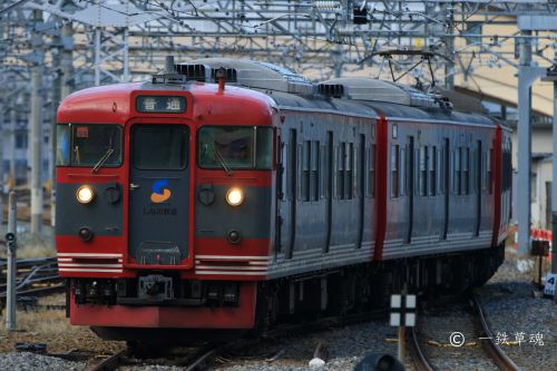 朝の長野駅の風景