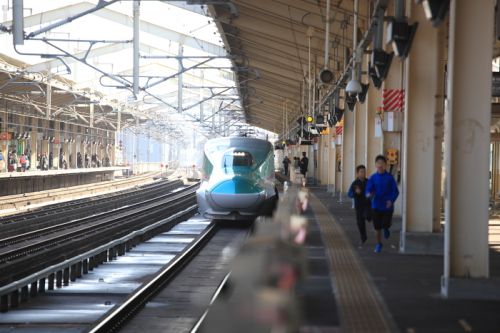 新幹線ホームで見たドラマ