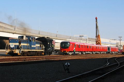 神奈川臨海鉄道35-4(DD5519入換え 横浜本牧駅)