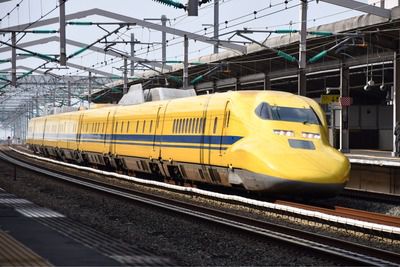 久しぶりに見た黄色の列車