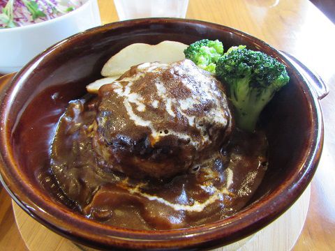東広島駅前のカフェで、ハンバーグランチ。 【2018年05月 広島県東広島市】