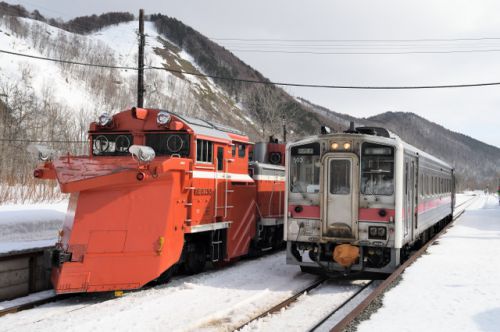 宗谷ラッセル雪３７２レ(2018/2/23-24雄信内俯瞰・駅)