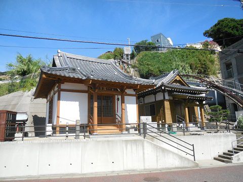 観音堂と、地蔵堂と、モノレールと　～福岡市西区玄界島の堂宇・モノレール