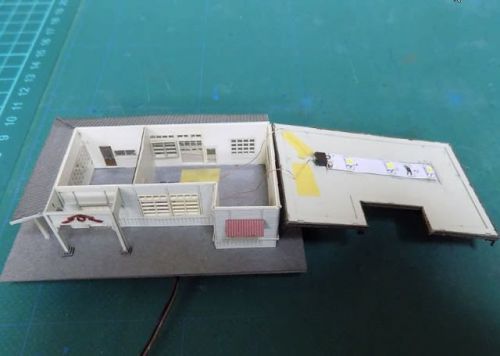 あまぎモデリングイデアの1/150モデル 地方駅舎/新村駅タイプを作る 完結編