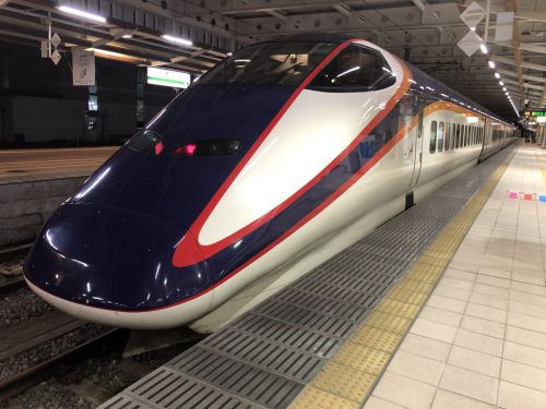 山形新幹線つばさ158号 新庄駅発 東京駅行 惜別の駅弁車内販売 牛肉弁当 牛肉どまん中