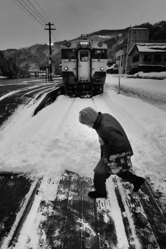 奥会津墨雪譚 その5 町行き列車
