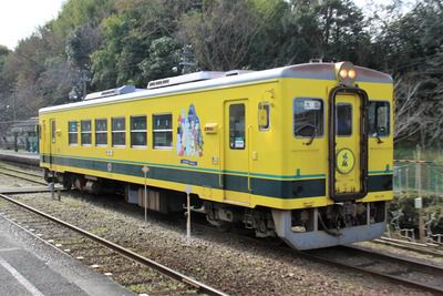 いすみ鉄道・キハ350型~国鉄キハ52似のムーミン列車は菜の花色!