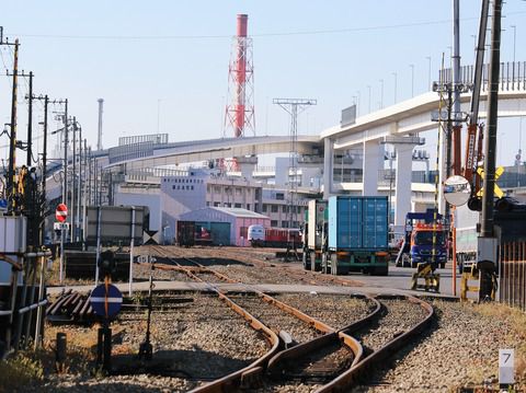 神奈川臨海鉄道36-2(東京メトロ2000系2105F編成甲種 DD601 横浜本牧駅)