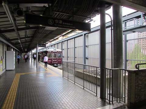 「西宮北口」駅で、南北に「分断」されている阪急今津線(今津方面)。 【2017年08月 兵庫県西宮市】