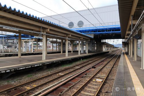 寂しい直江津駅