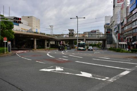 Nikon D500デビューへの道-1 豊橋鉄道市内線 豊橋駅前通りを走る路面電車