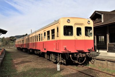 小湊鉄道・キハ200~いすみのキハ20もどきを一蹴する、小湊渾身の70年代のキハ200!