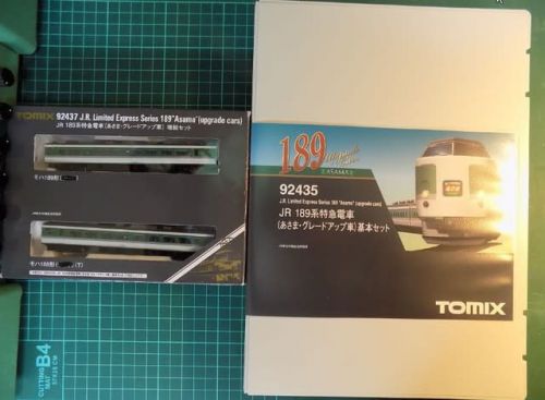 TOMIXの92435/92437 JR189系特急電車(あさま・グレードアップ車)11両編成を見る。
