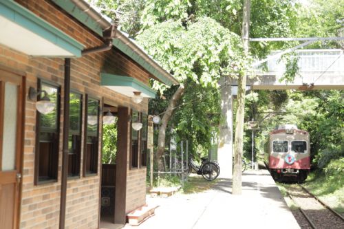 緑あふれる駅