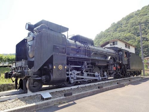 公園保存蒸機 D51 194 津和野駅横