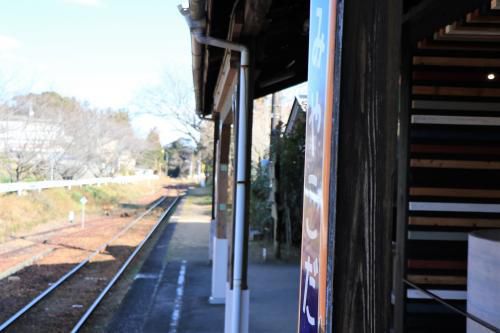カモメが集まる佐久米駅