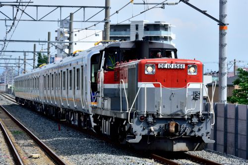 おおさか東線を走行する南海8300系甲種輸送(JR淡路駅)