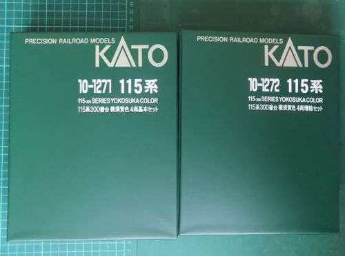 KATOの10-1271/1272 115系300番台横須賀色 基本/増結セット+荷物・郵便荷物電車を見る