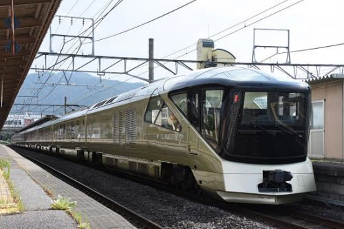 8月3日撮影 四季島「日本の旬コース」夏の2泊3日 その3より塩尻駅にて