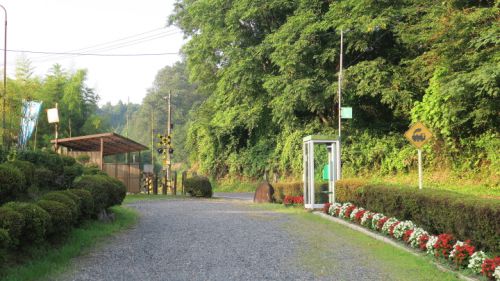 踏切の風景 明知鉄道「第1大井街道踏切」は33‰飯沼駅の横にあります