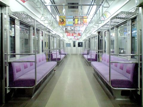 京王電鉄7000系リニューアル車(あの電車の車内を見よう)