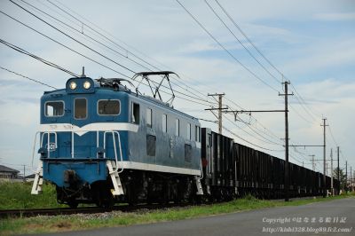 地上15センチから見た鉱石返空列車