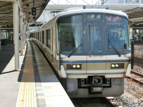 【草津線】 手原駅に発車標が設置される(2019年8月)