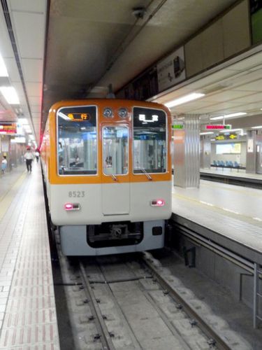 阪神電鉄8000系リニューアル車(あの電車の車内を見よう)