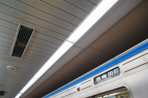 【四つ橋線】なんば駅の照明が蛍光灯からLED化してグッと明るく!