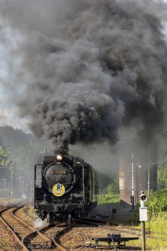 迫力の篠目駅発車(山口線)