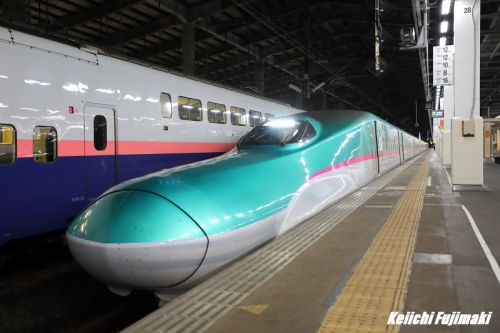 Ｅ５系U39編成団体臨時列車到着、函館北斗から