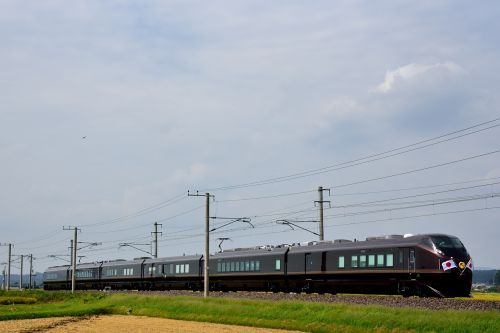 常磐線を行く令和初のお召列車E655系(内原~赤塚)
