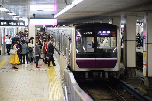 【谷町線・堺筋線】東梅田、堺筋本町両駅にてホームドア工事が進む