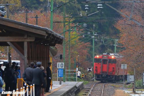 「弥彦浪漫」 キハ47国鉄首都圏色