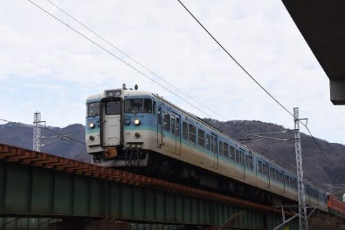 1月26日撮影 しなの鉄道 115系スカ色と・・