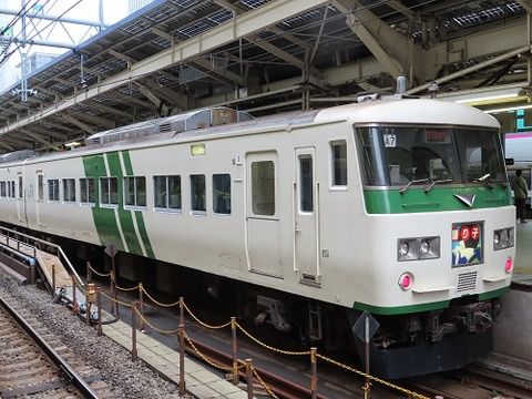 185系のもう1つの国鉄メーク塗装が復活