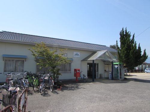 古き良き昭和の駅舎？が印象的な、中田駅。　【2016年05月　徳島県小松島市】