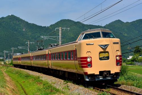 福知山線を行く懐かしの381系特急「こうのとり号」(石生~黒井)