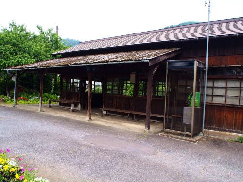 わたらせ渓谷鐵道の上神梅駅の駅前をちょろっと歩いてみた