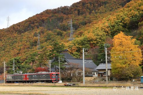 永昌寺のイチョウとしなの鉄道