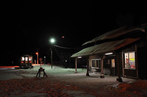 増毛駅の夜