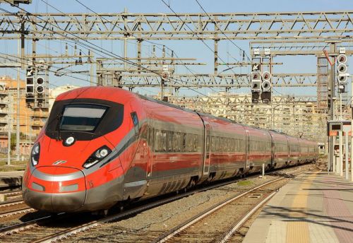 日立、スペイン向け鉄道車両を共同で受注　９９８億円で