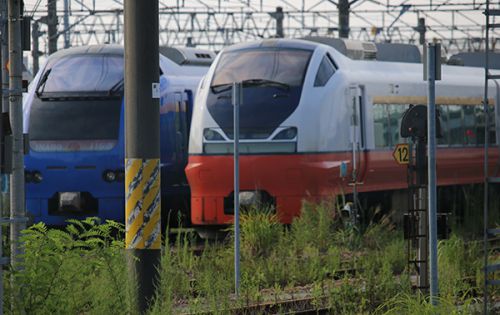 先週の秋田車両センター（特急いなほ瑠璃色とハマナス色が多かった）