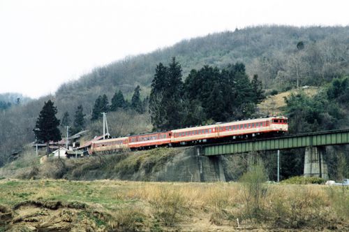 大船渡線の貨物列車 1987.4.18