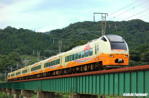 いなほ10号 ようやくここで特急が撮れた